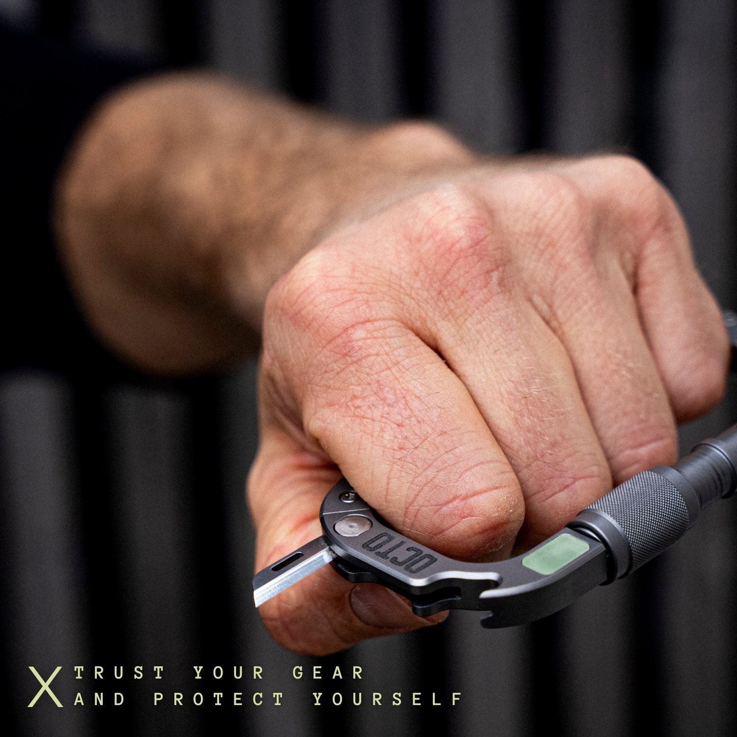 OCTO MAX  20-in-1 Carabiner